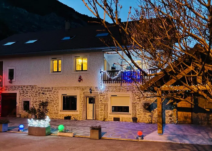 Le Rocher des Ducs, Chambres d'hôtes, parking privé, abris motos